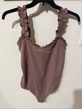 Pink Lily Ribbed Ruffle Strap Bodysuit in Mauve Pink